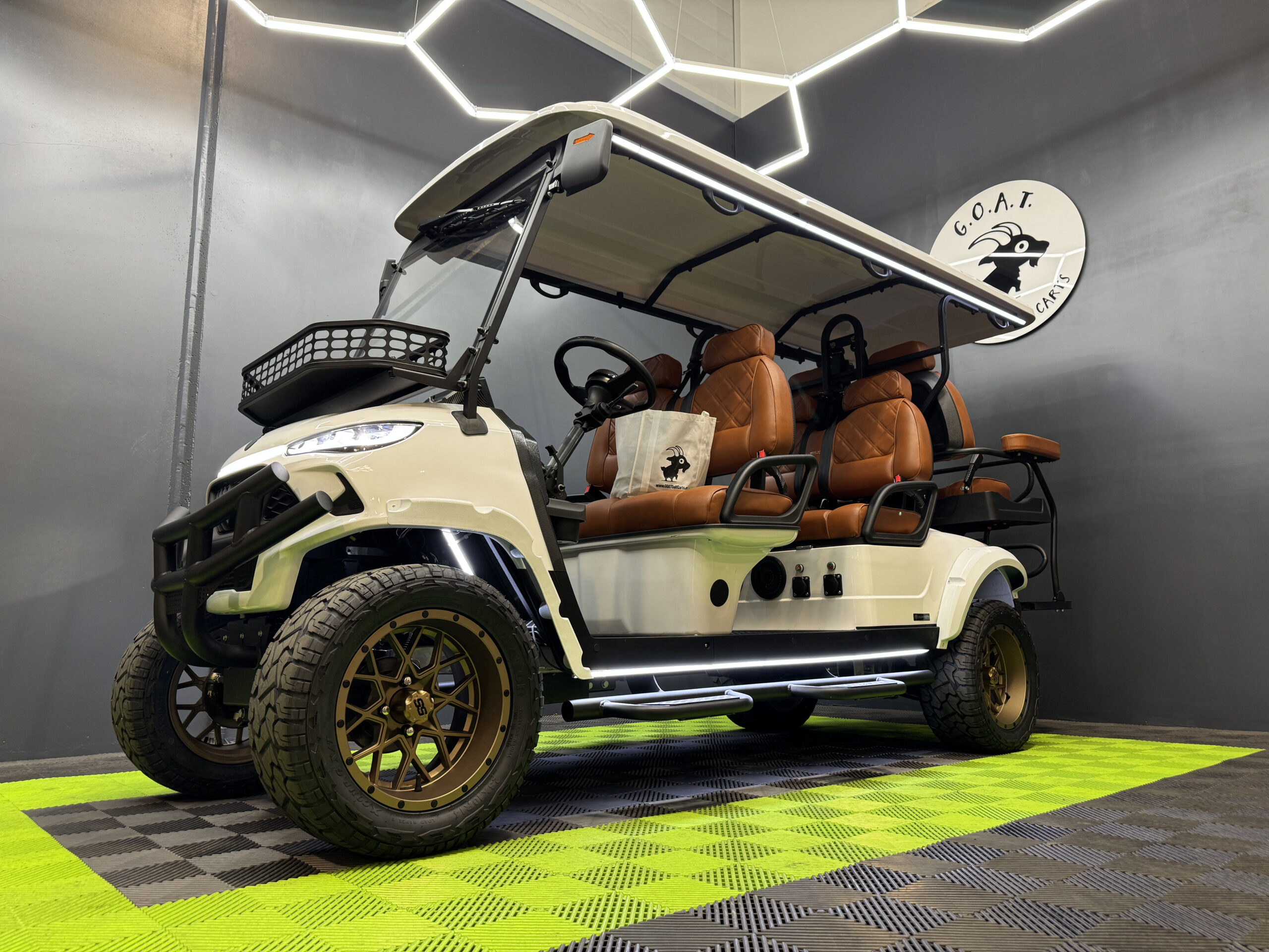 2026 MammothEV Skye XL Gloss White W/Peanut Butter Seats Bronze Wheels