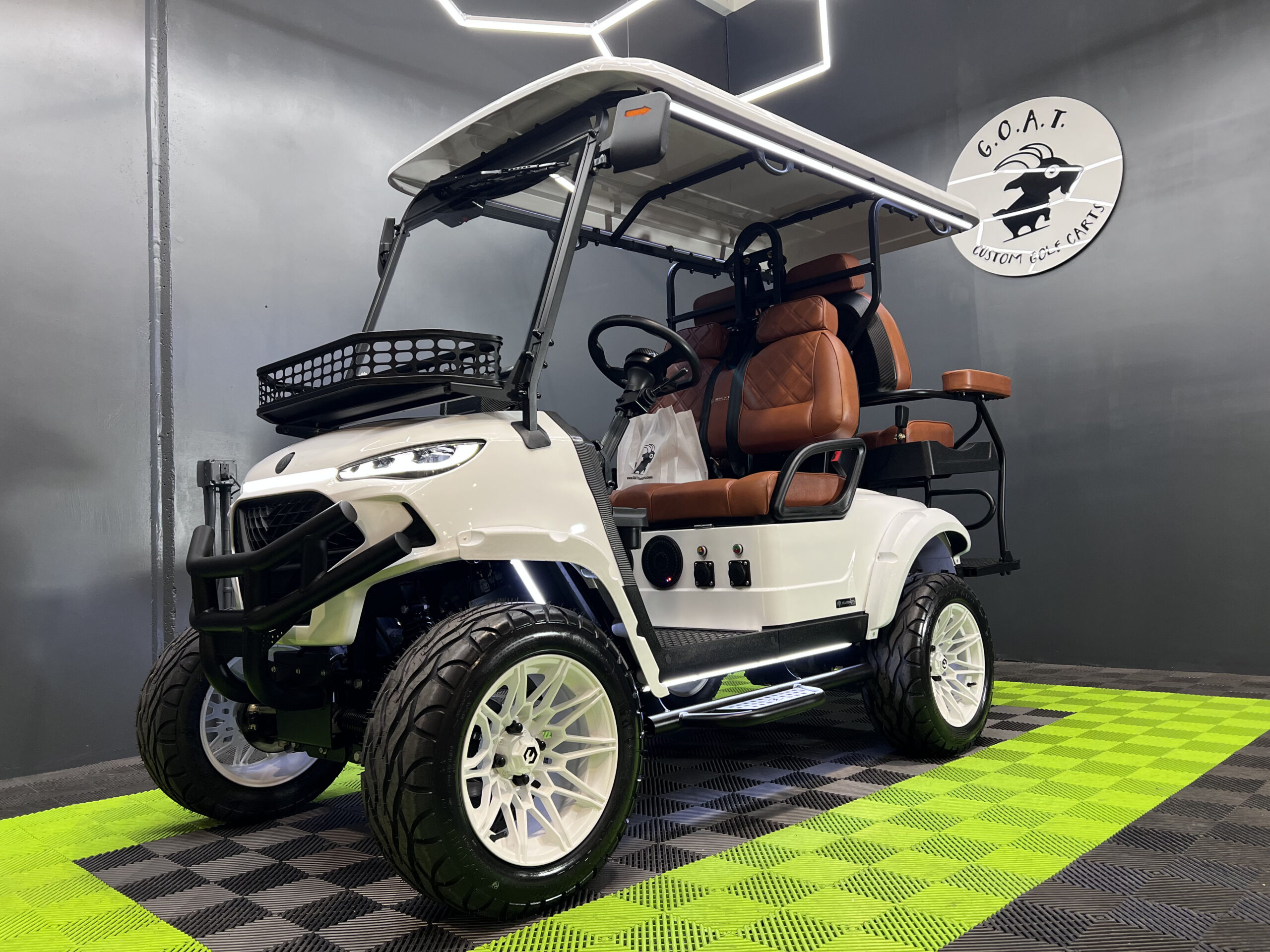 2026 MammothEV Skye Gloss White / White Wheels / 72v Lithium