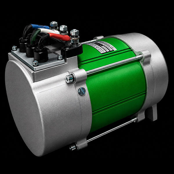 Navitas 7.5kW high output motor on a MammothEV custom golf cart